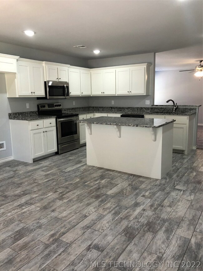 1137 E Mckinley Ave, Sapulpa, OK 74066 - photo 3