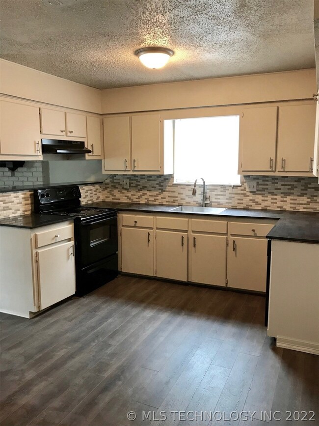 21410 E 31st Place S, Broken Arrow, OK 74014 - photo 6