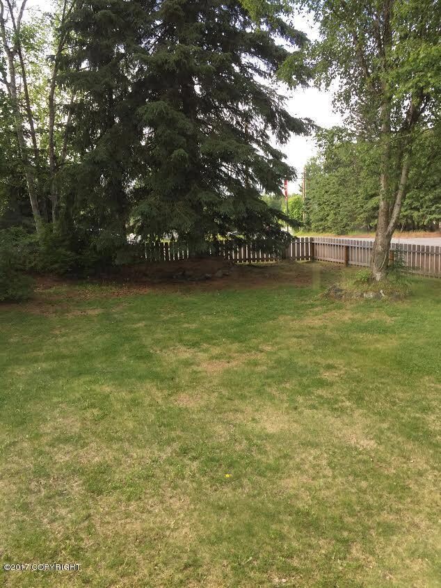 Hillcrest Yard