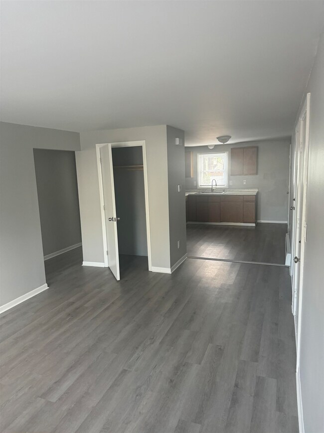 265 Grove St unit 3rd Floor, Manchester, NH 03103 - photo 5