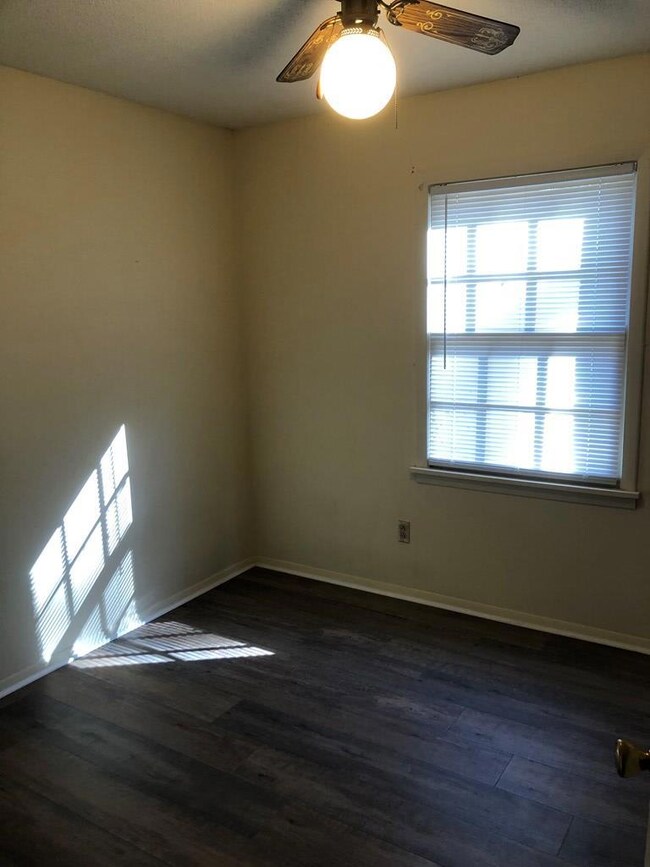 Middle Bedroom