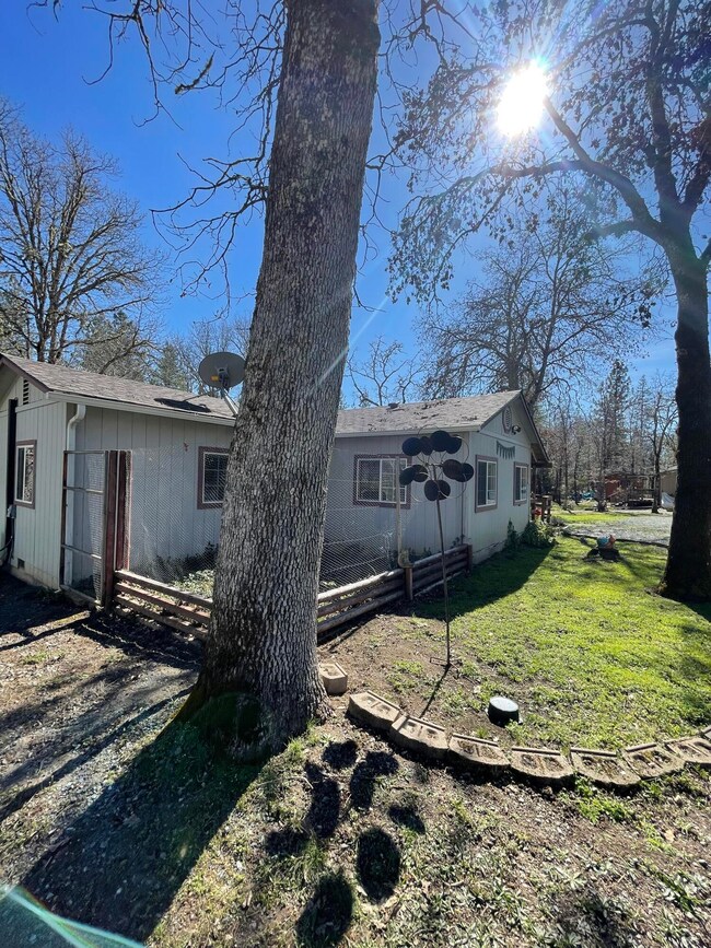 3747 Russell Rd, Grants Pass, OR 97526 - photo 3