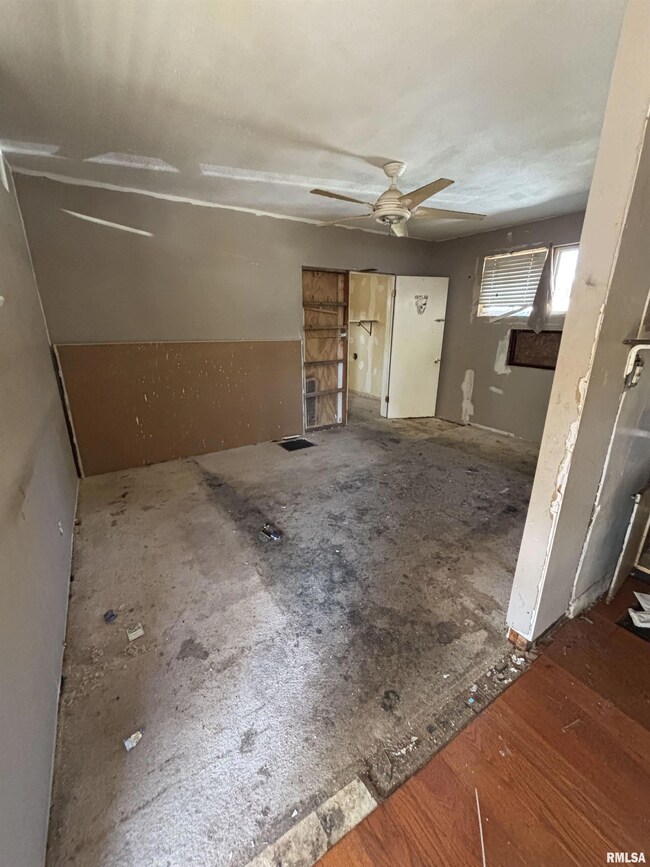 1516 S Westmoreland Ave, Peoria, IL 61605 - photo 6