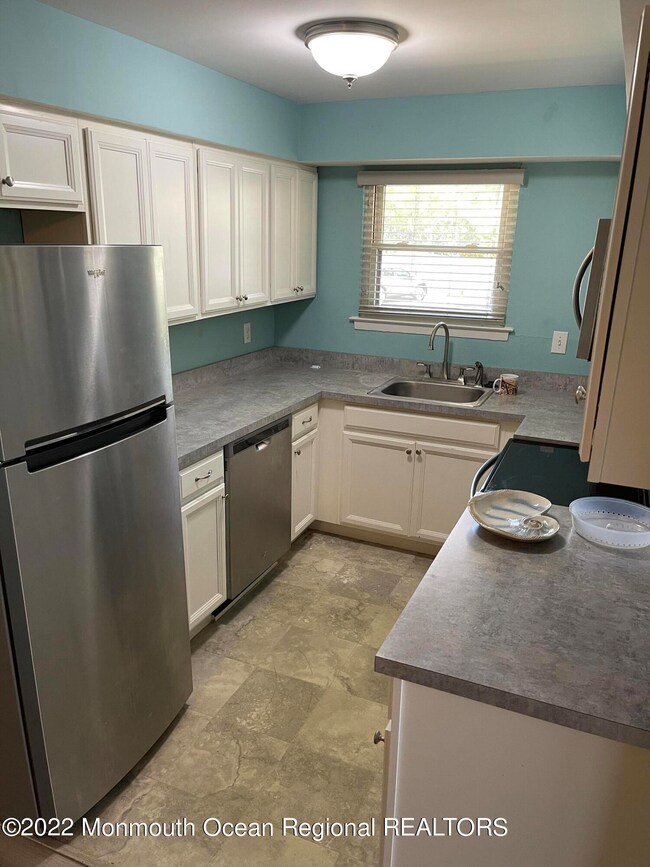 31 Wharfside Dr, Monmouth Beach, NJ 07750 - photo 5