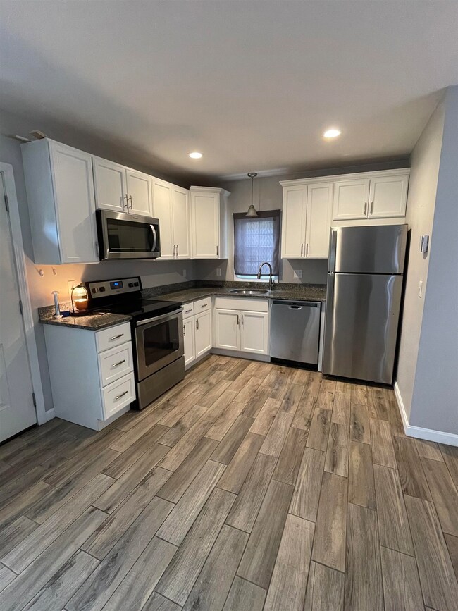 14 Winsor Ave unit B, Concord, NH 03303 - photo 7