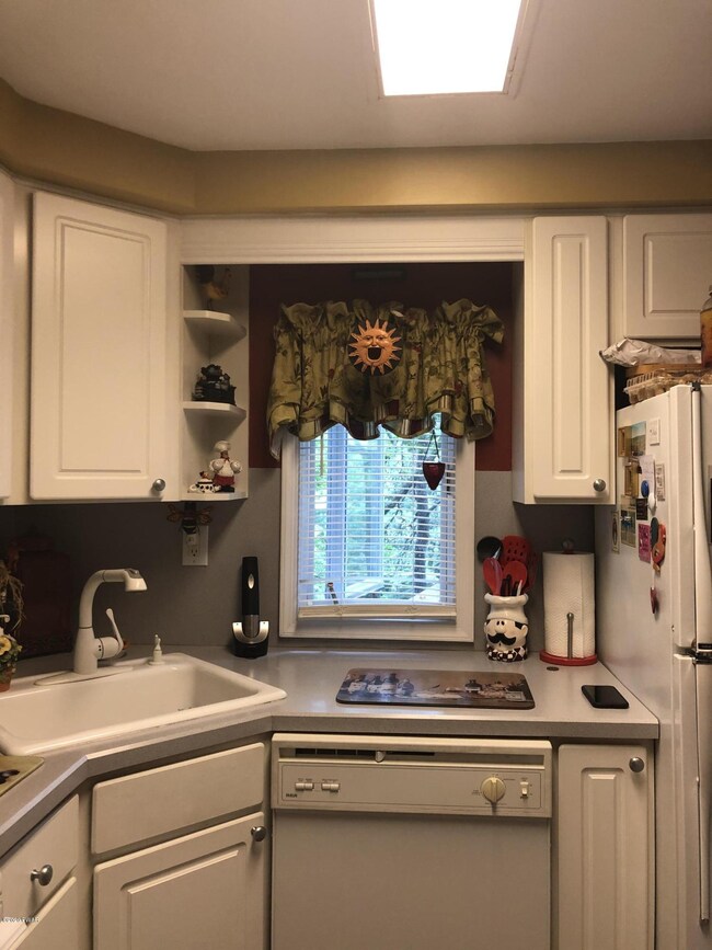 126 Lookout Dr, Hawley, PA 18428 - photo 4