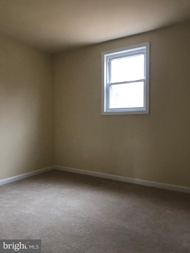 6404 Oliver St, Riverdale, MD 20737 - photo 5