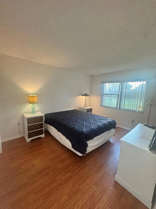 500 Davis Rd unit 27, Palm Springs, FL 33461 - photo 7