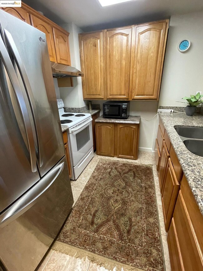 989 Webster St, Oakland, CA 94607 - photo 4