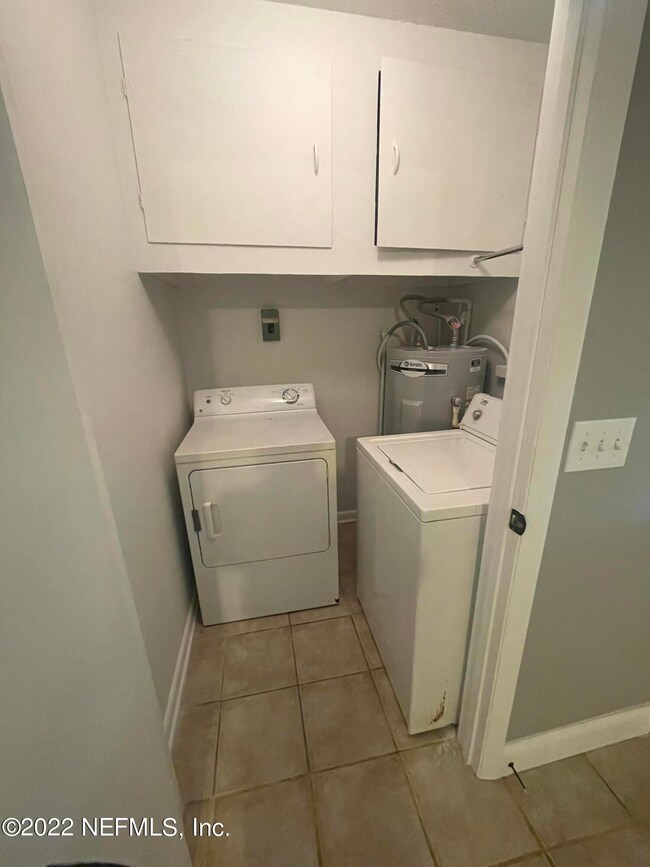 8059 Pierre Dr, Jacksonville, FL 32210 - photo 5