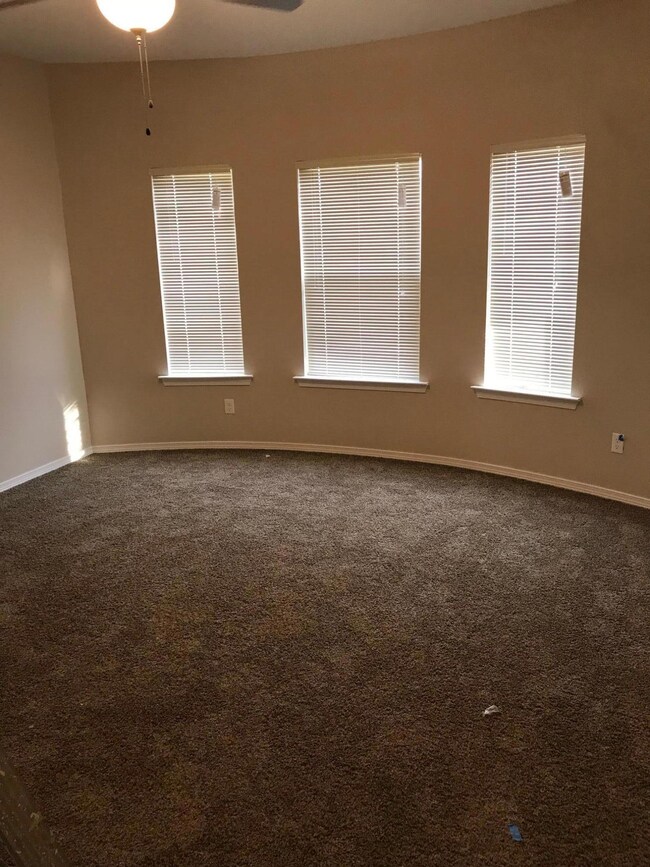 13670 Stonor Ct, El Paso, TX 79928 - photo 6