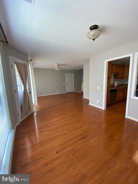 8200 Crossbrook Ct unit 201, Lorton, VA 22079 - photo 5