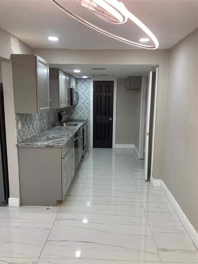 15 NE 16th Ct unit 1, Fort Lauderdale, FL 33305 - photo 6