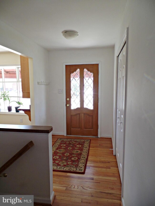 9606 Sudley Manor Dr, Manassas, VA 20109 - photo 2