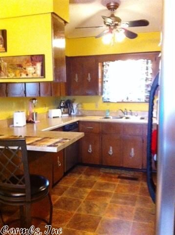 Large kitchen: UPDATED STAINLESS STEEL APPLIANCES!