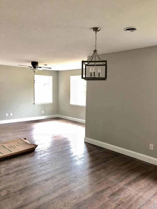 view dining room to family room