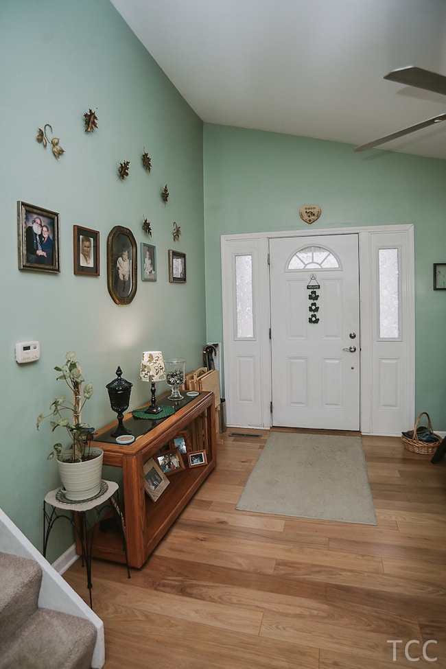 1464 Kings Rd, Carpentersville, IL 60110 - photo 3