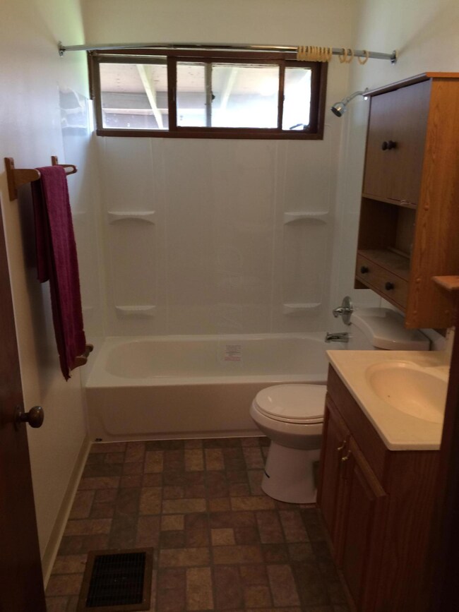 746 Erickson Ave, Columbus, OH 43213 - photo 4