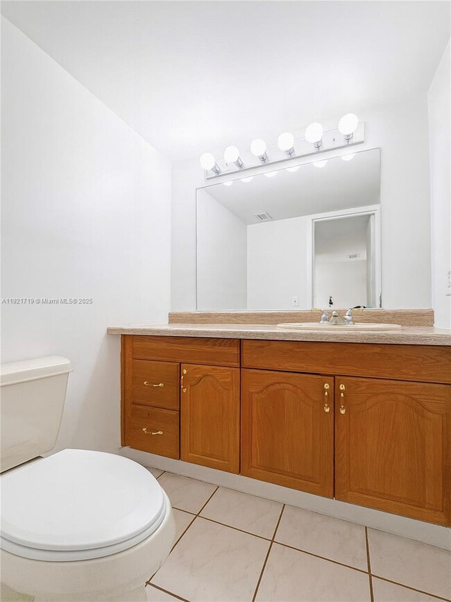 Coastal Vii Apartments Inc unit 206, Hallandale Beach, FL 33009 - photo 7