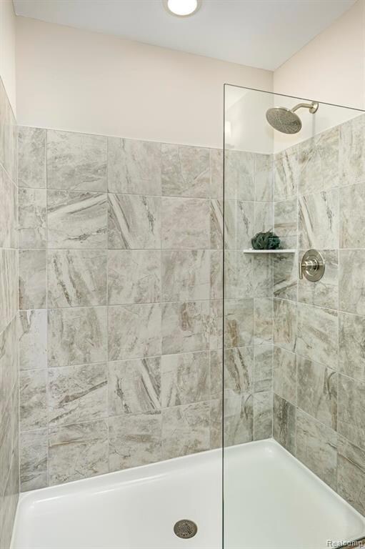 56065 S Madison Ln S unit 34, South Lyon, MI 48165 - photo 7