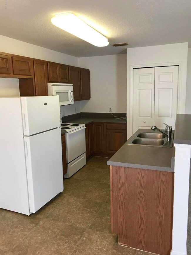 3767 Verde Gardens Cir, Jacksonville, FL 32218 - photo 3