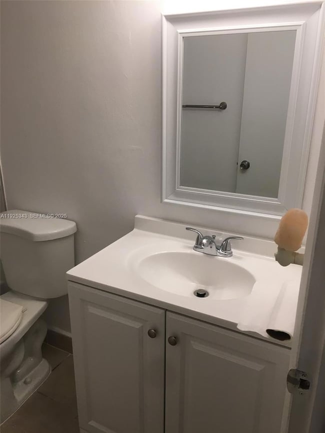 631 E 53rd St, Hialeah, FL 33013 - photo 2