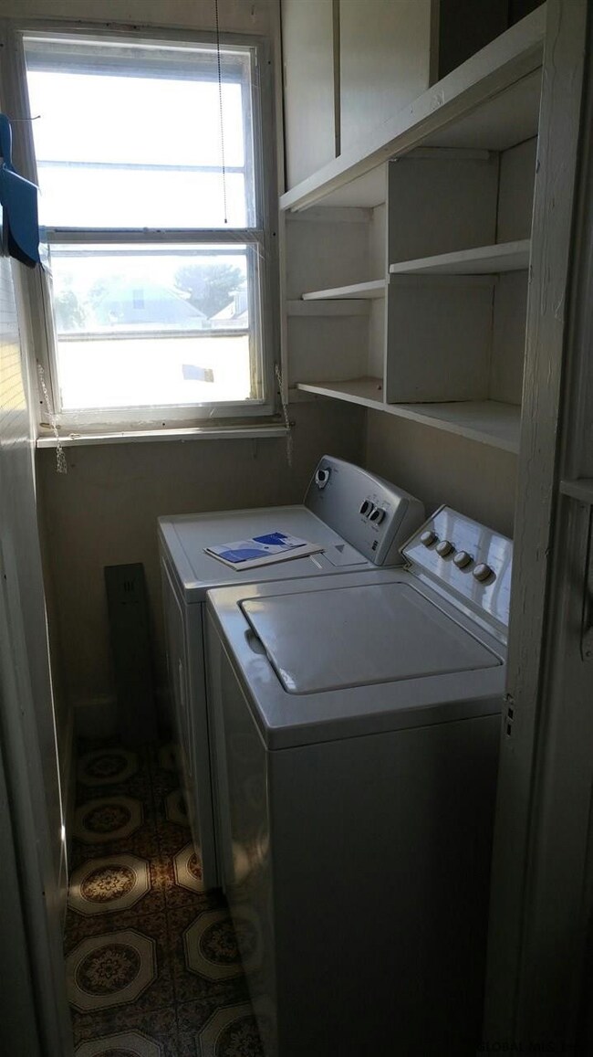 34 Barrows St, Albany, NY 12209 - photo 6