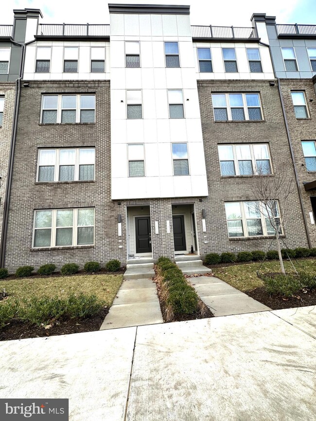 13518 Innovation Station Loop unit 5B, Herndon, VA 20171 - photo 3