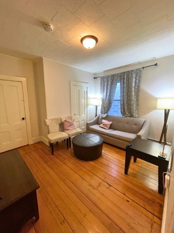 334 Hurley St unit 3, Cambridge, MA 02141 - photo 4
