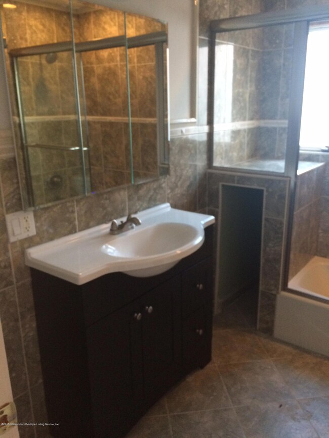 541 Barclay Ave, Staten Island, NY 10312 - photo 4