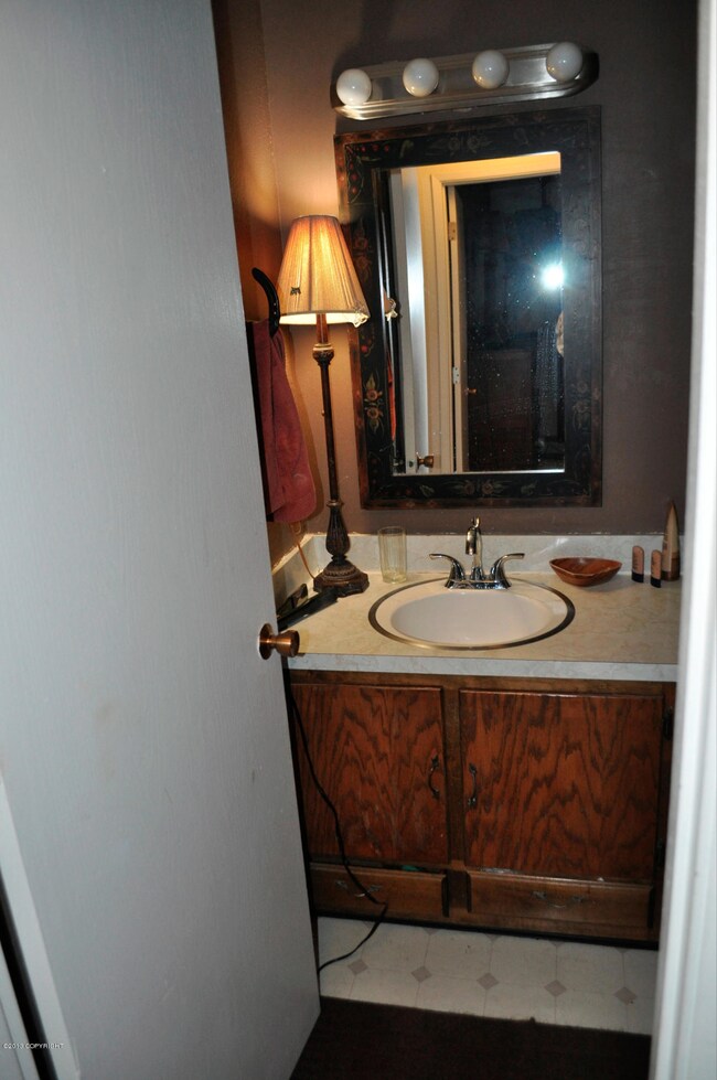 Bath vanity