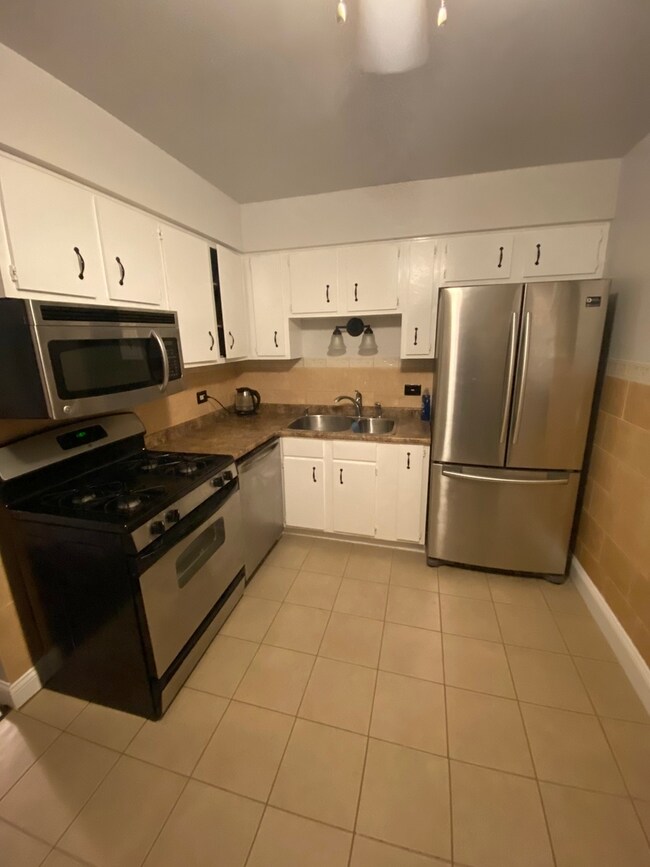 18525 Meadow Ln, Hazel Crest, IL 60429 - photo 6