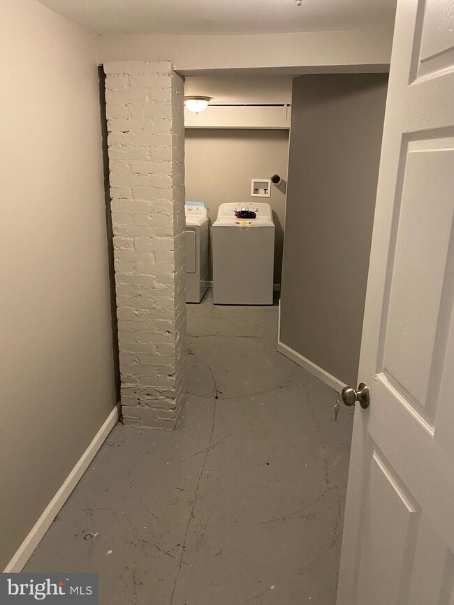 97 E Stewart Ave, Lansdowne, PA 19050 - photo 2