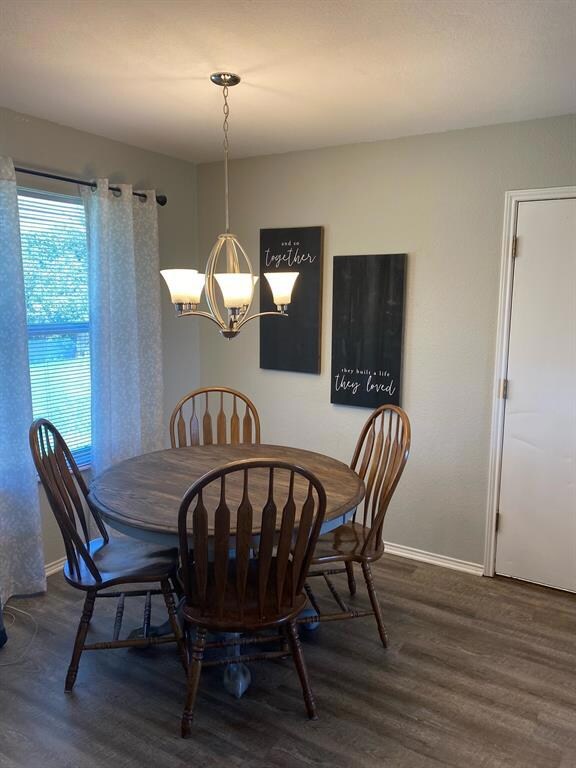 1101 Dogwood Ct, Cleburne, TX 76033 - photo 6