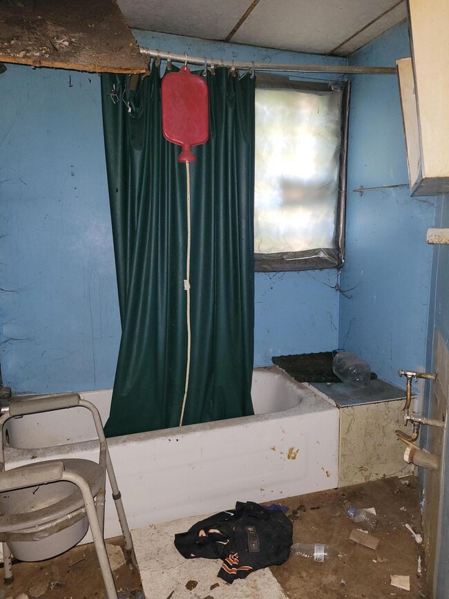 1112 Johnson St, Gary, IN 46407 - photo 7