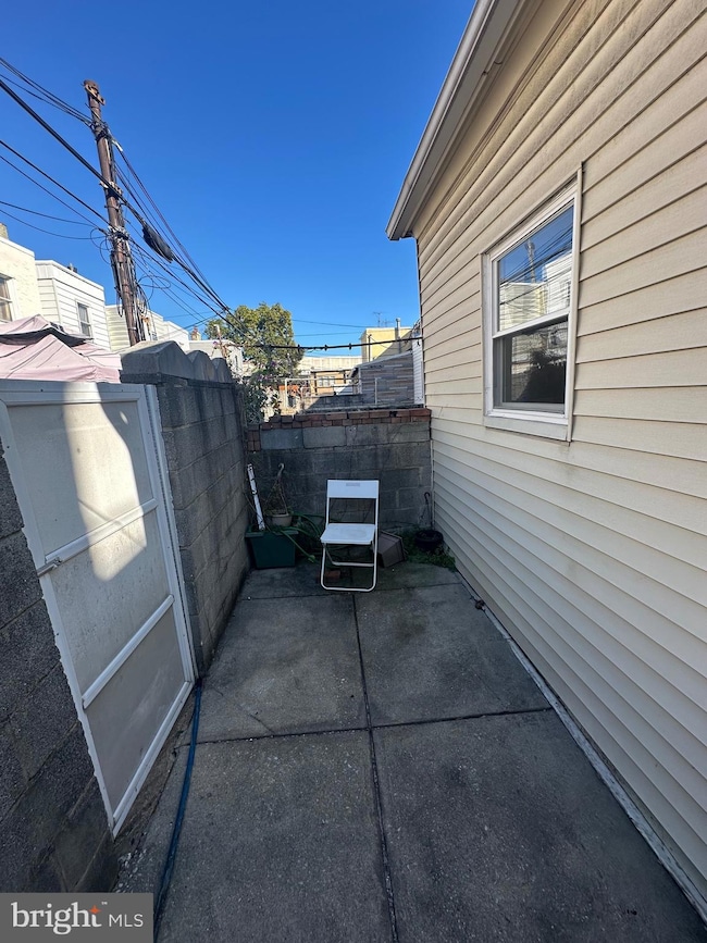 119 Tree St, Philadelphia, PA 19148 - photo 7