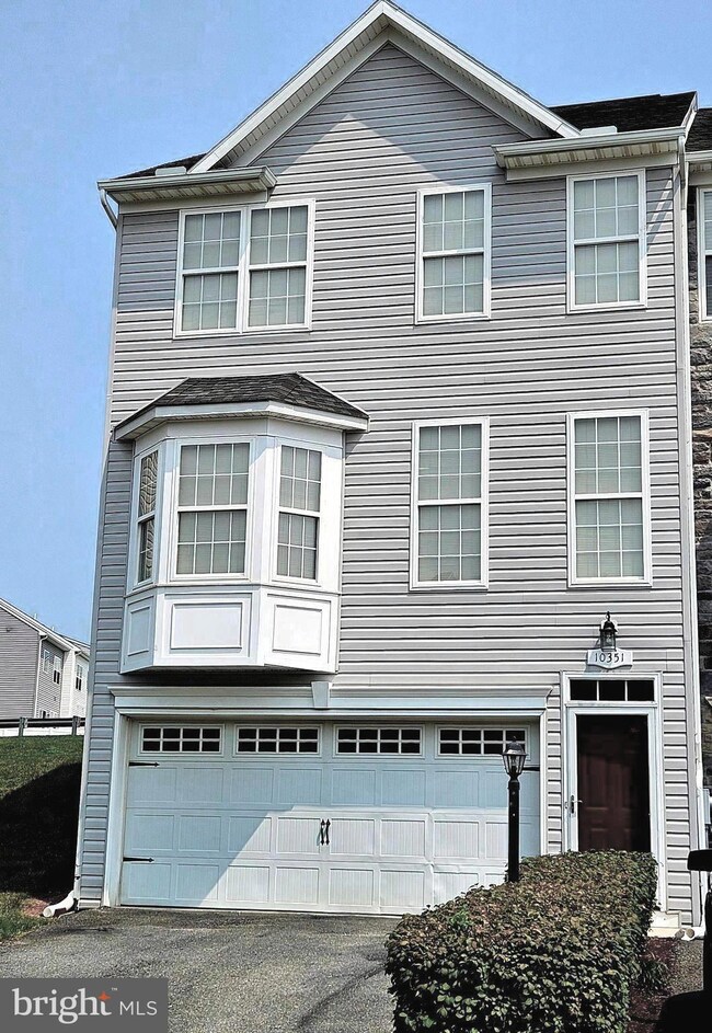 10351 Bridle Ct, Hagerstown, MD 21740 - photo 2