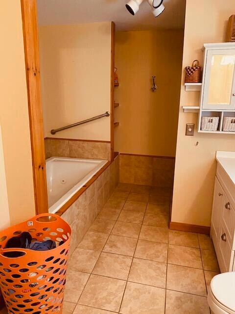 #26 other view M bathroom
