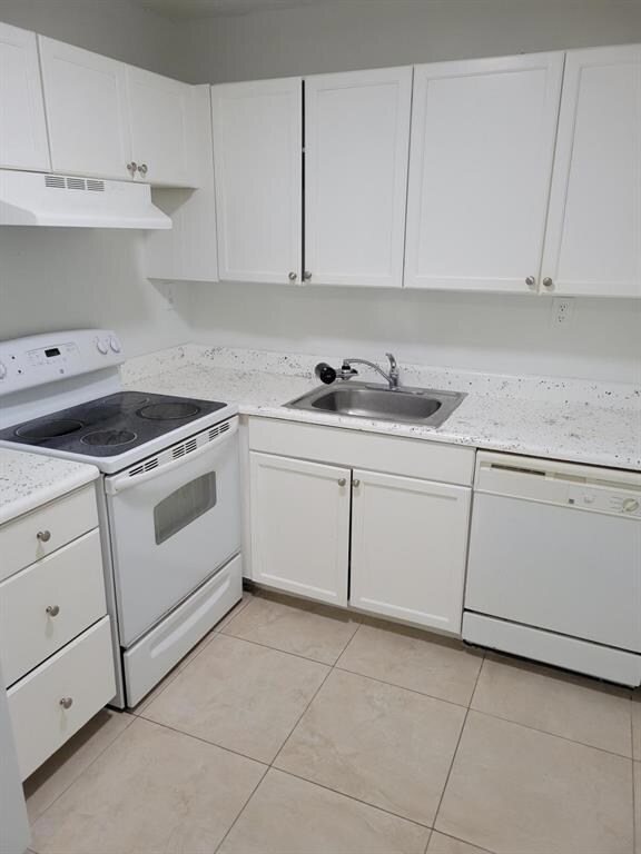 1218 Meadows Cir, Boynton Beach, FL 33436 - photo 4