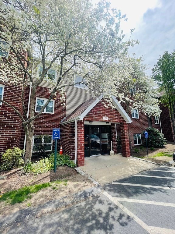 25 Longworth Ave unit 12, Brockton, MA 02301 - photo 2