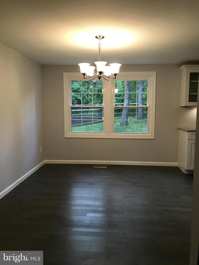 9505 Dawnblush Ct, Columbia, MD 21045 - photo 7