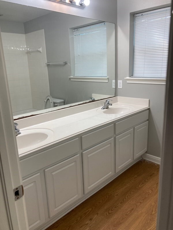 1316 W Dumble St, Alvin, TX 77511 - photo 6