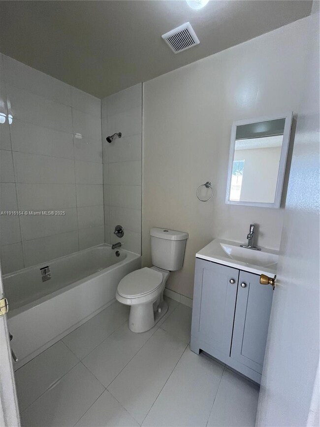 126 SW 21st Ave unit 2, Miami, FL 33135 - photo 4
