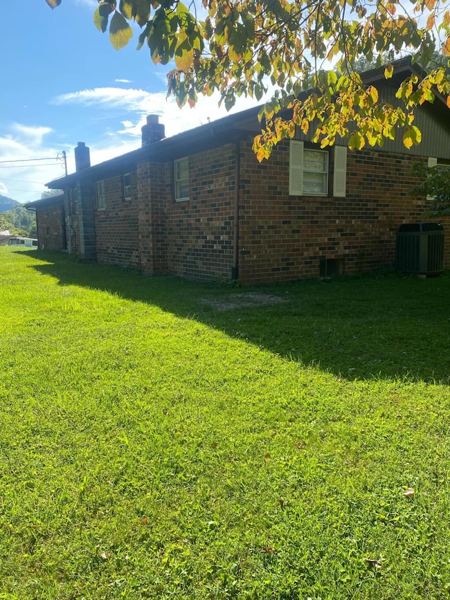 9010 S Highway 421, Manchester, KY 40962 - photo 7