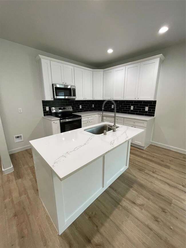 818 Dubois St, Denison, TX 75020 - photo 4