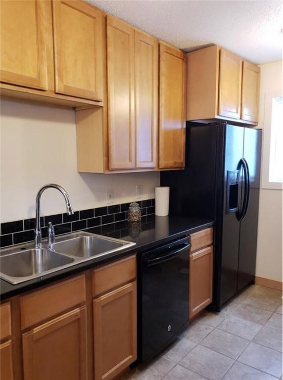 7 Pequot Run Pawcatuck for sale. Beautiful 2 bedro