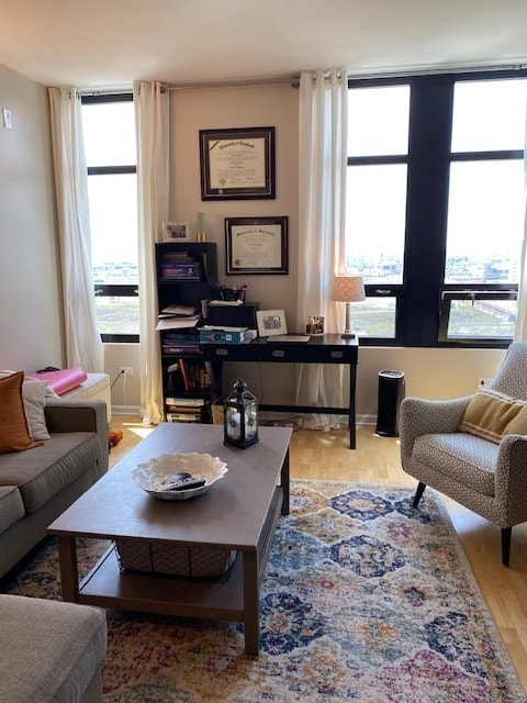 Vision on State unit 1604, Chicago, IL 60605 - photo 2