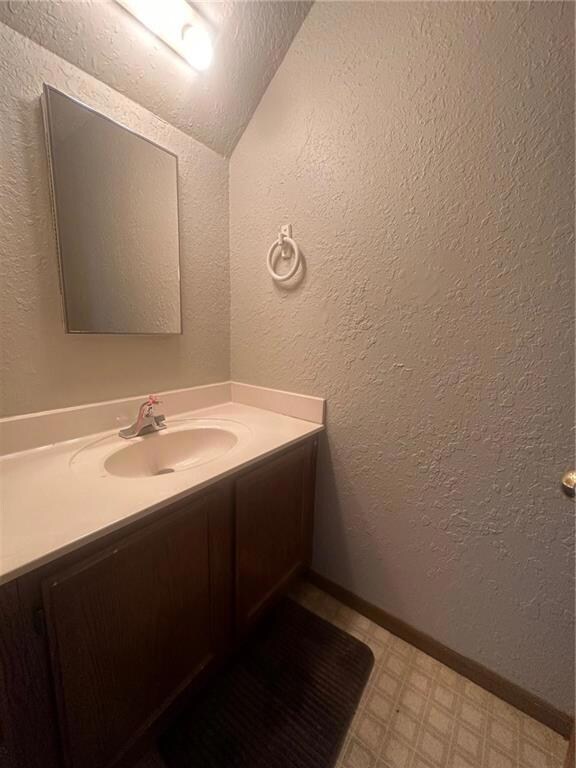 7035 Indiana Ave, Kansas City, MO 64132 - photo 6