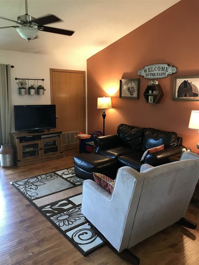 901 Park St unit 202, Oregon, WI 53575 - photo 4