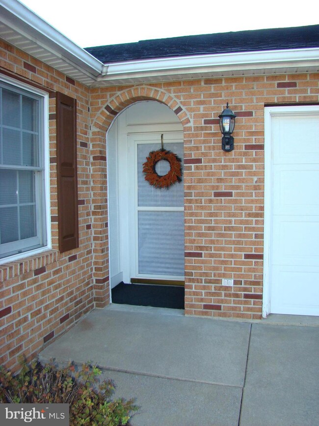 194 B1 Tyler Cir unit B-1, Strasburg, VA 22657 - photo 2